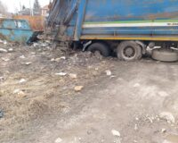 В Спасском районе Рязанской области мусоровоз провалился под землю