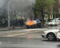 В городе Рязани на улице Введенской загорелся легковой автомобиль