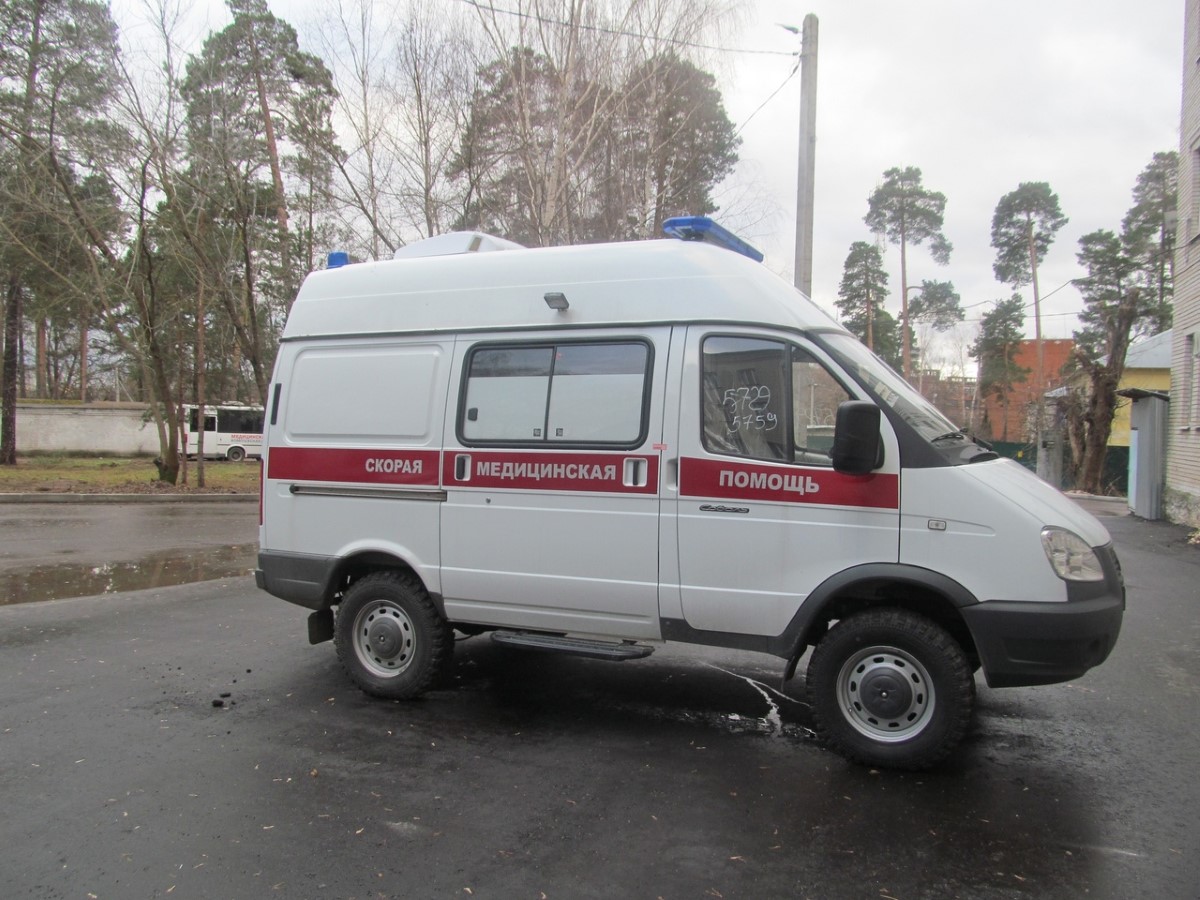 В Саратове два человека пострадали в перевернувшейся скорой помощи -  province.ru