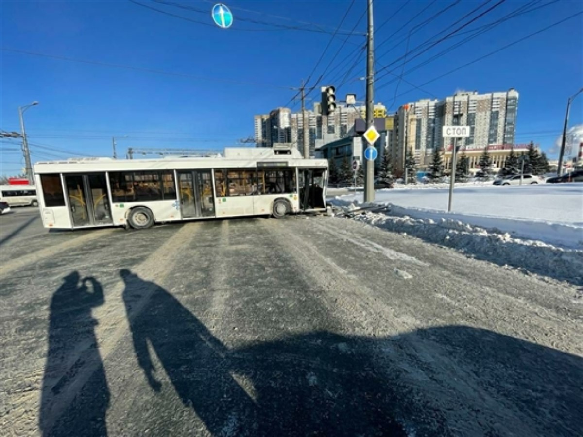 Прокуратура начала проверку из-за столкновения автобусов №66 и 67 на  Московском шоссе в Самаре - province.ru