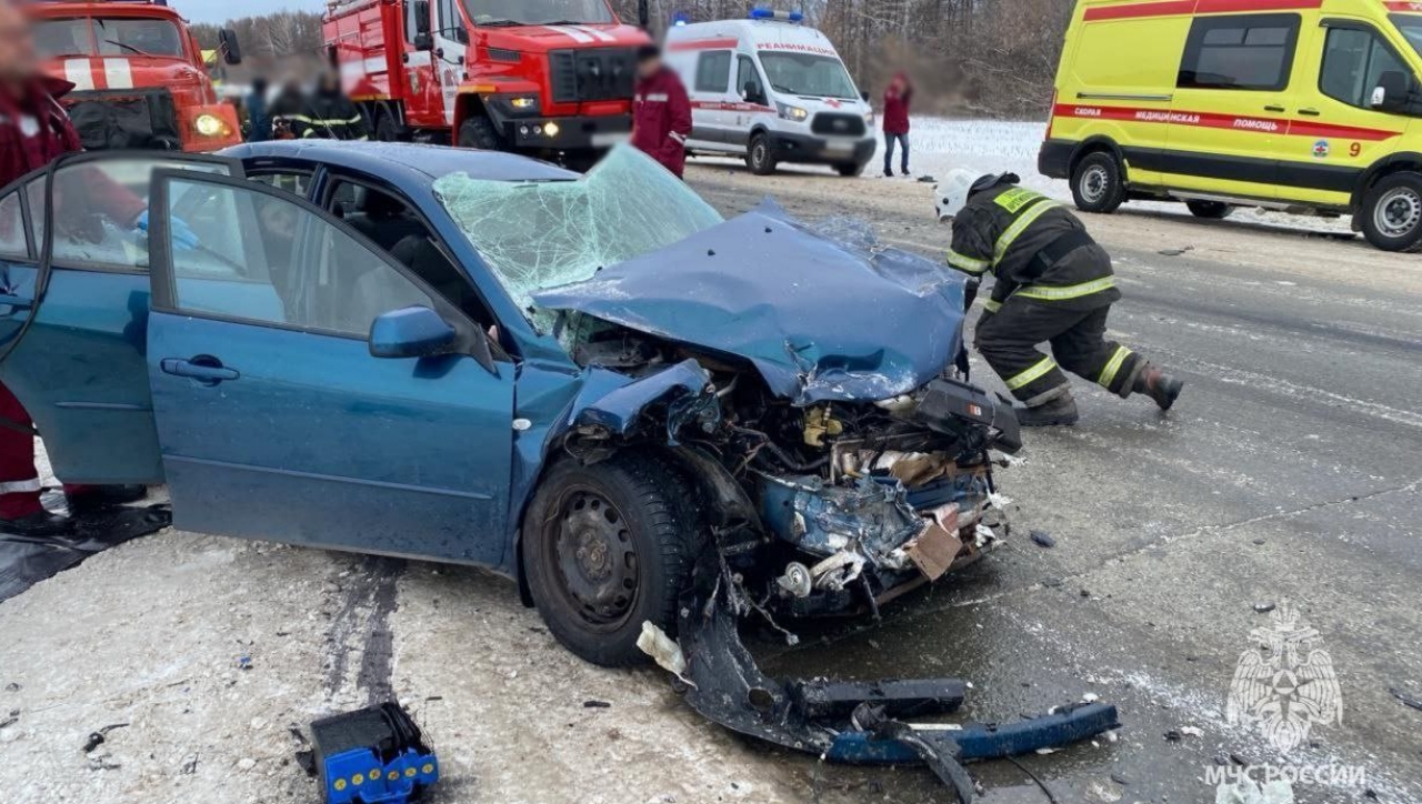 На трассе Уфа-Оренбург в результате столкновения трех автомобилей  пострадали шесть человек - province.ru