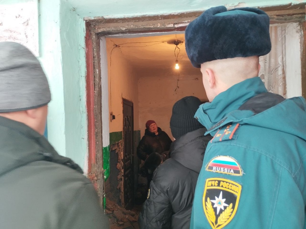 ульские следователи проводят проверку по факту обрушения стены дома в Плавске