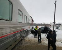 В Клепиковском районе Рязанской области легковушка столкнулась с электричкой