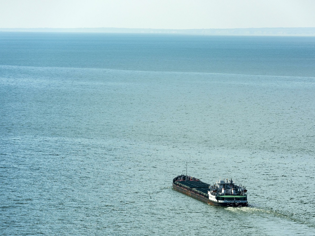 Хуситы заявили об успешном ракетном ударе в Красном море: под огонь попал британский танкер