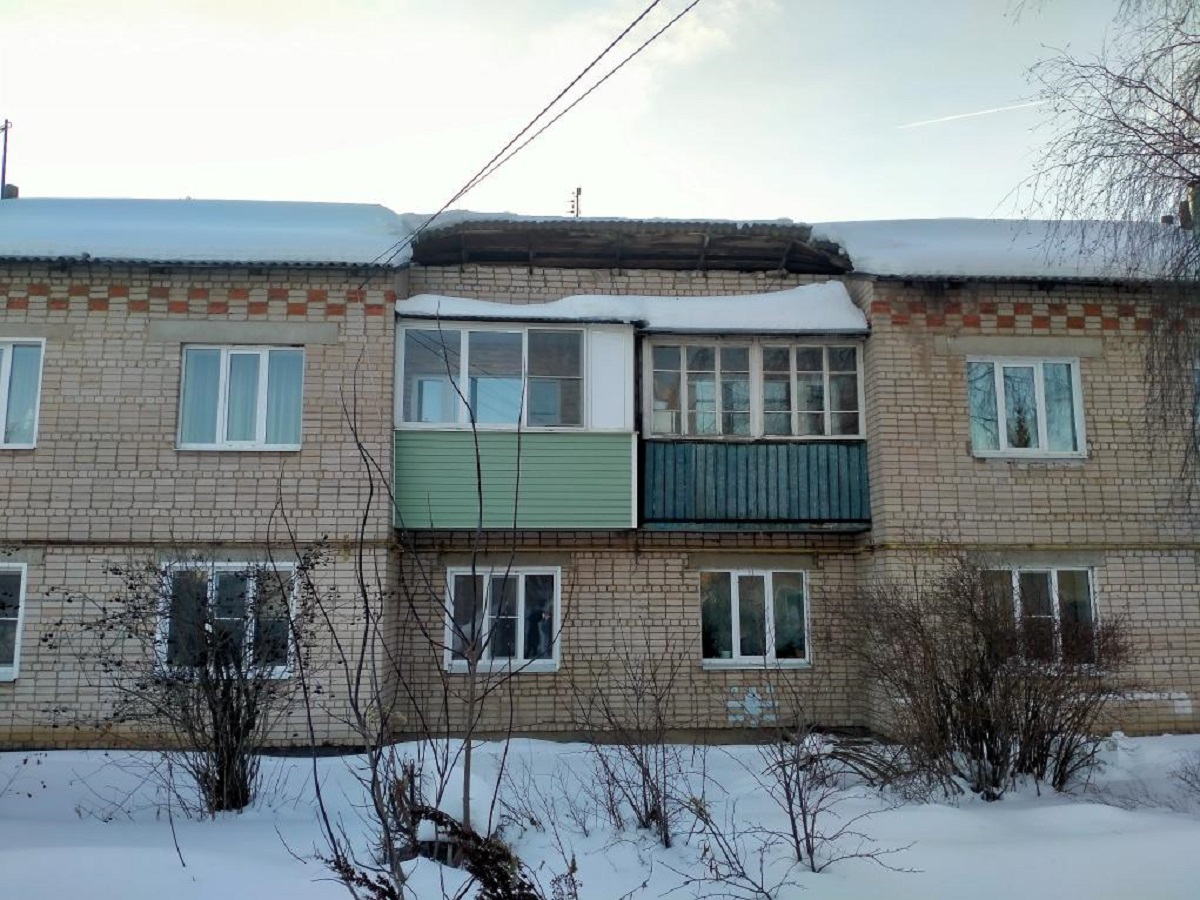 В Гавриловом Посаде крыша дома обвалилась из-за снега и льда над головами жильцов