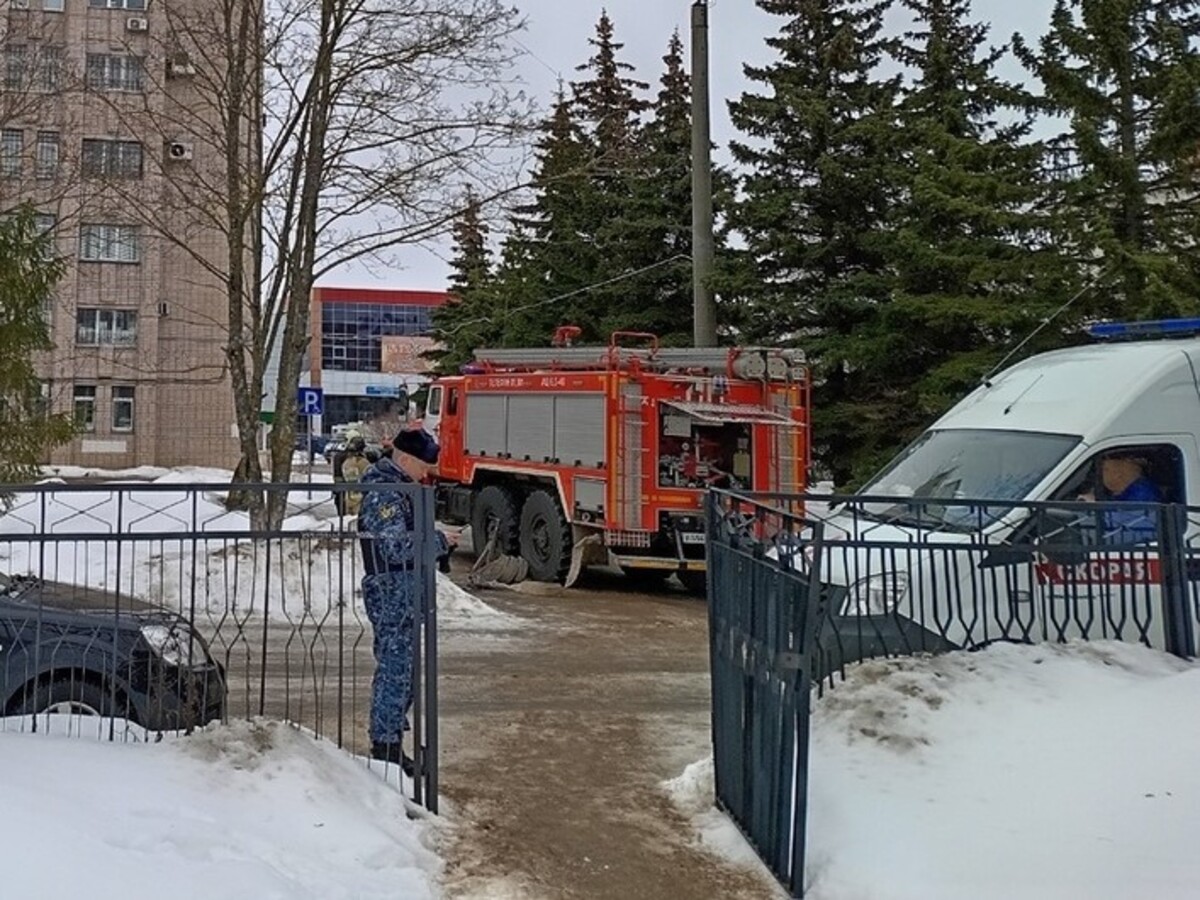 Накануне 23 февраля Великий Новгород пережил атаку телефонных террористов