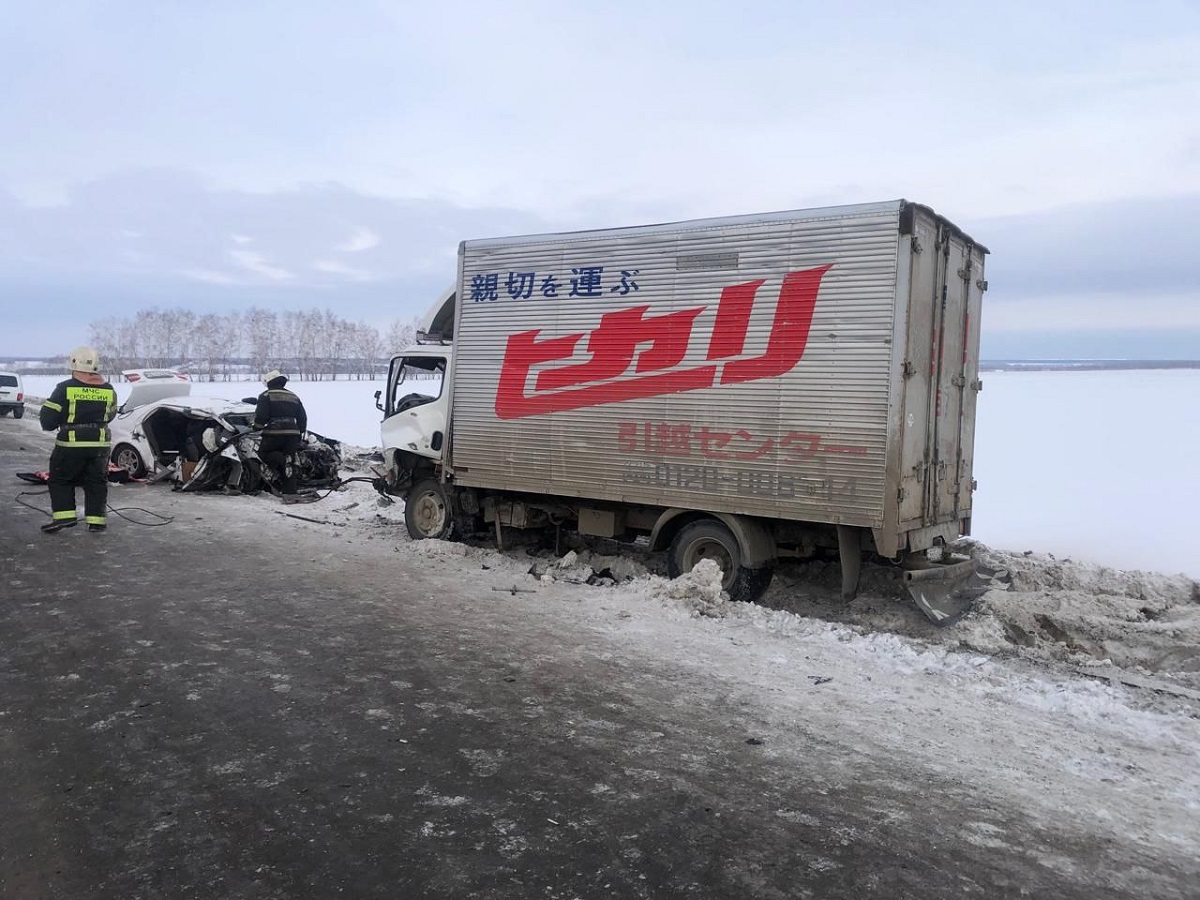 Два человека погибли в Алтайском крае в ДТП с грузовиком - province.ru