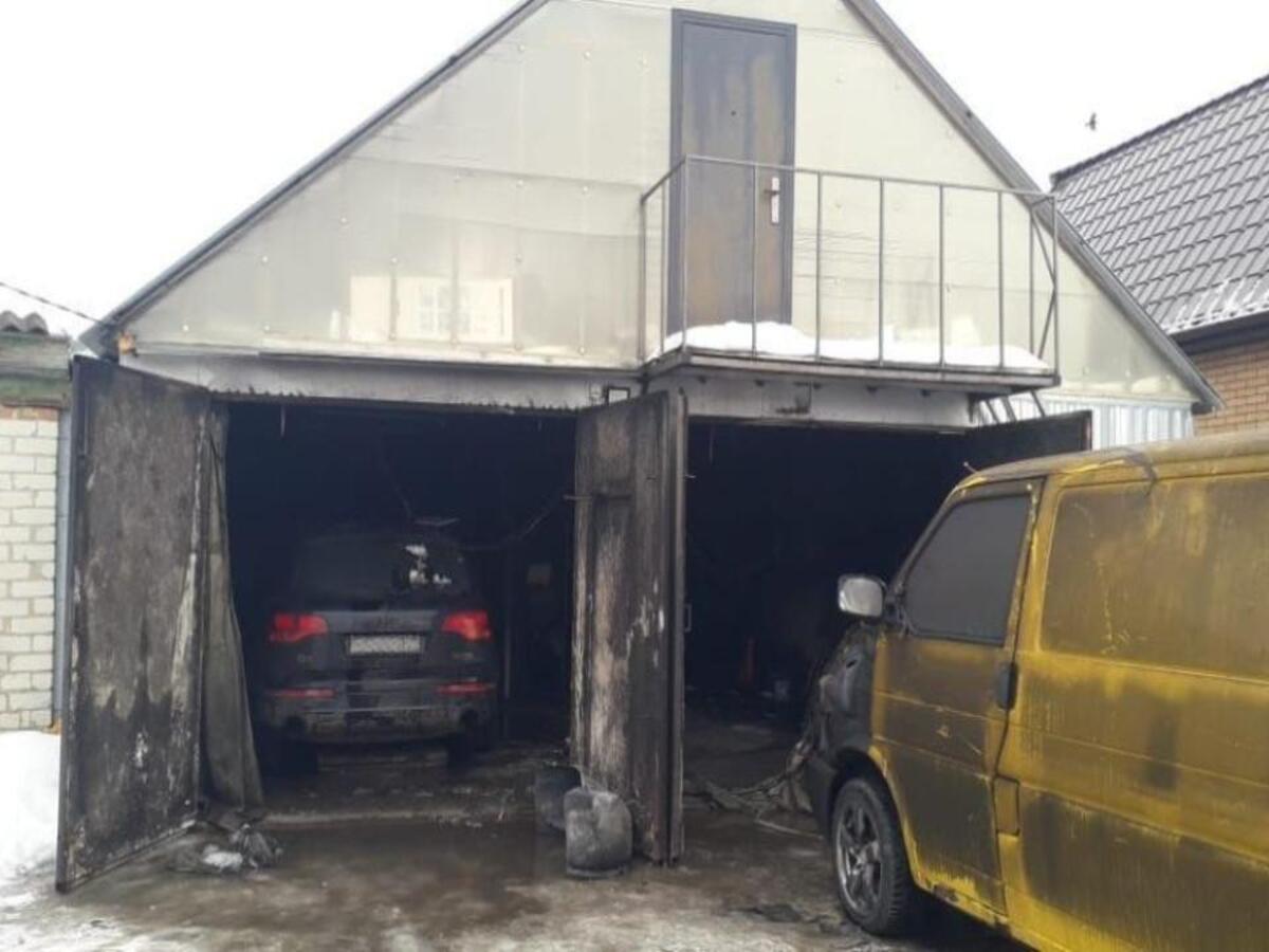 В городе Ряжске Рязанской области в гараже сгорела иномарка