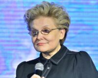 Слушала и рыдала: Елена Малышева рассказала о несчастье в семье