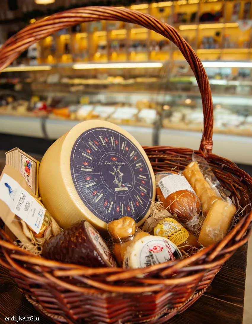 Сырная корзинка – лучший подарок для себя и близких к любому празднику… и просто так!
