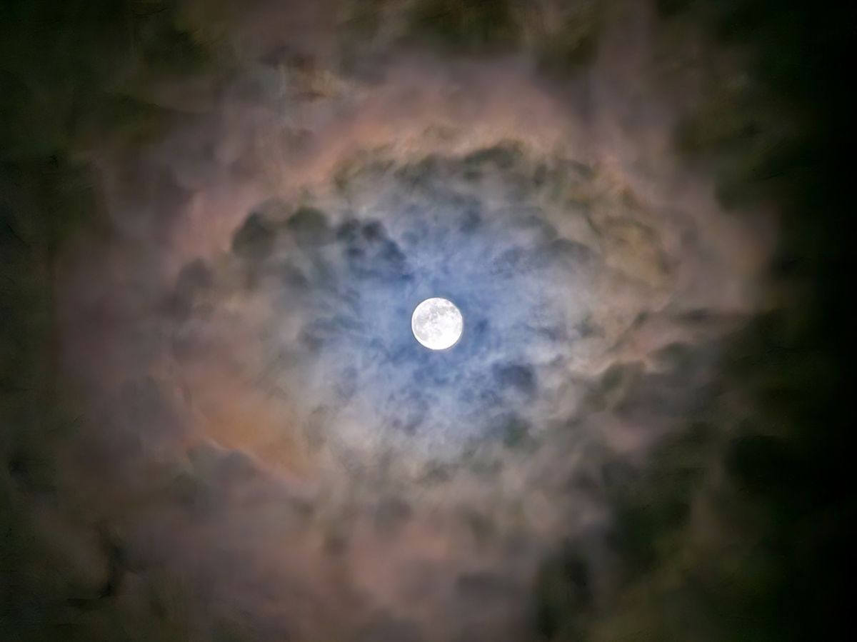 Ночью в небе над Рязанью увидели редкое природное явление «Око Саурона»