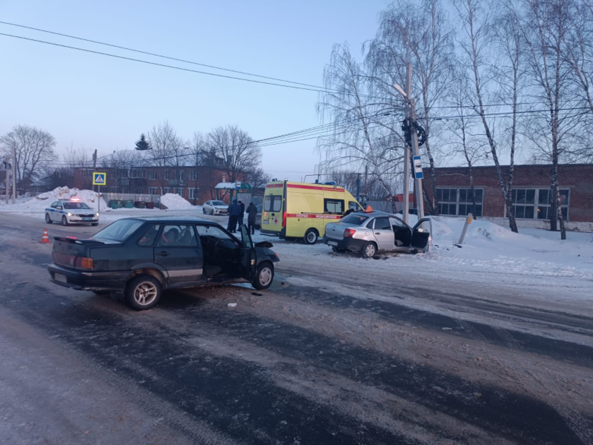 В Рязанской области в городе Ряжске в аварии пострадали три женщины