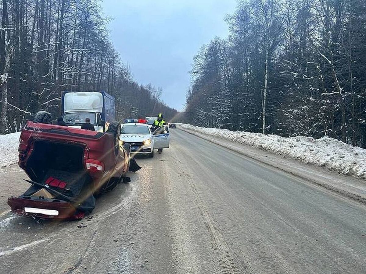 В Рязанском районе в аварии пострадали женщина-водитель и 16-летний пассажир