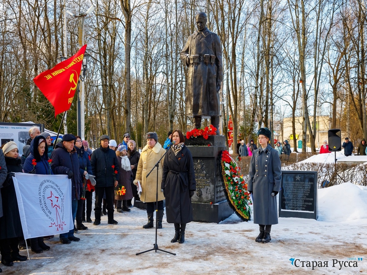 В Старой Руссе открылась выставка «Мы помним»