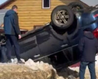 В Рязанской области в городе Сасово внедорожник опрокинулся на крышу