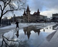 Петербуржцам лучше запастись дождевиками: погода в городе выдала внезапный мартовский финт