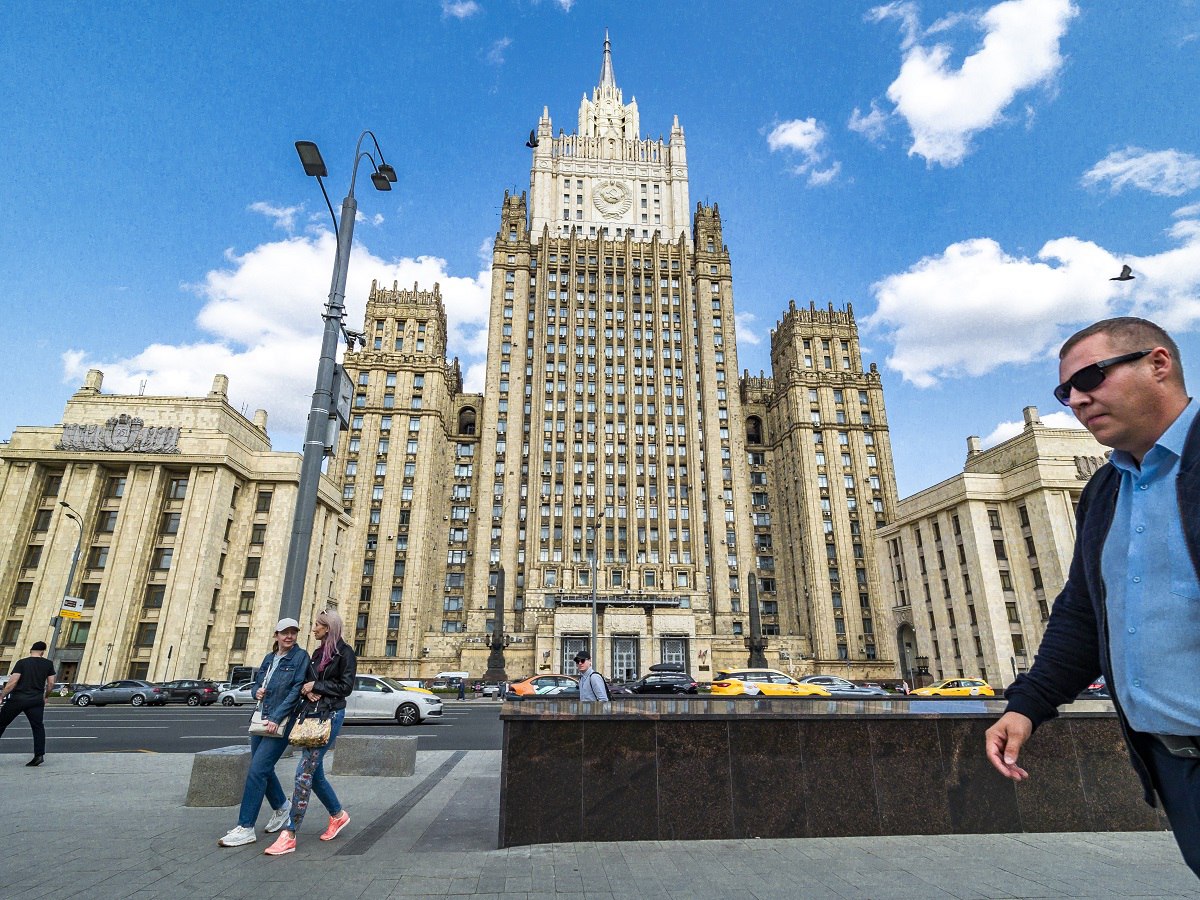 Жаркий апрель и майский обвал: москвичей предупредили о неприятных сюрпризах весны