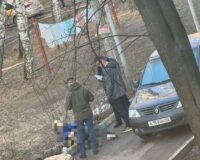 В городе Рязани на улице Великанова местные жители обнаружили тело мужчины