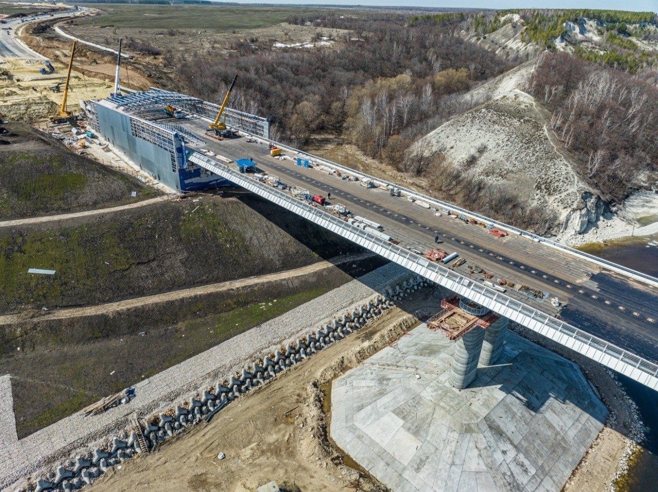 Проезд по новому мосту через Волгу около Тольятти будет платным для всех -  province.ru