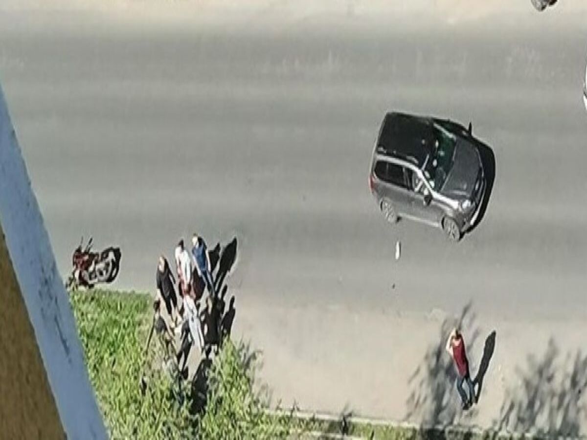 В городе Рязани на улице Полевая автомобиль «Нива» сбила мотоциклиста