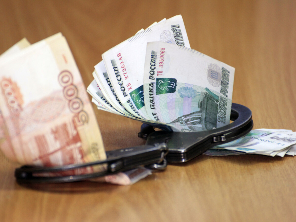 27-летний рязанец залез в чужую «Газель» и украл барсетку с 98 тысячами рублей