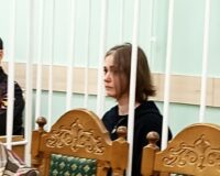 Алиса, дочь Мартыновой, обвиняемой в покушении на её убийство: «Маму я ни в чём не виню!»