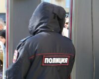 Житель Чудова побил полицейских на 40 тысяч рублей