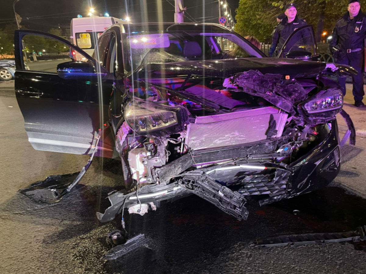 В городе Рязани 21-летняя автоледи устроила столкновение с другой иномаркой