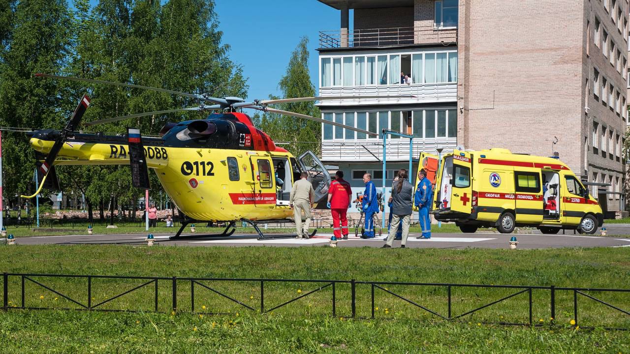 Жительницу Шуи с переломом позвоночника отправили санитарным вертолетом в Питер