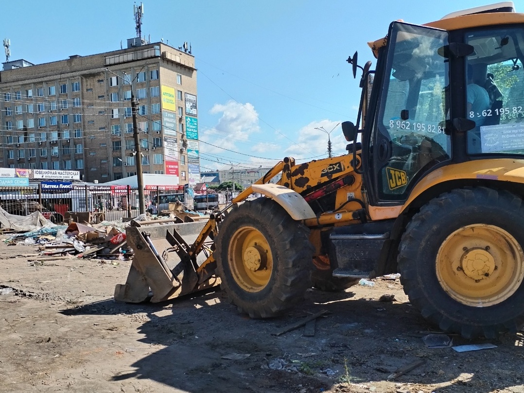 В Смоленске сносят ряды павильонов на Колхозной площади - province.ru