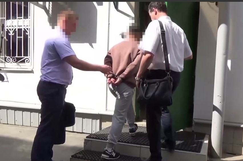 В Великом Новгороде задержаны двое вымогателей, орудовавших в ТЦ «Мармелад»