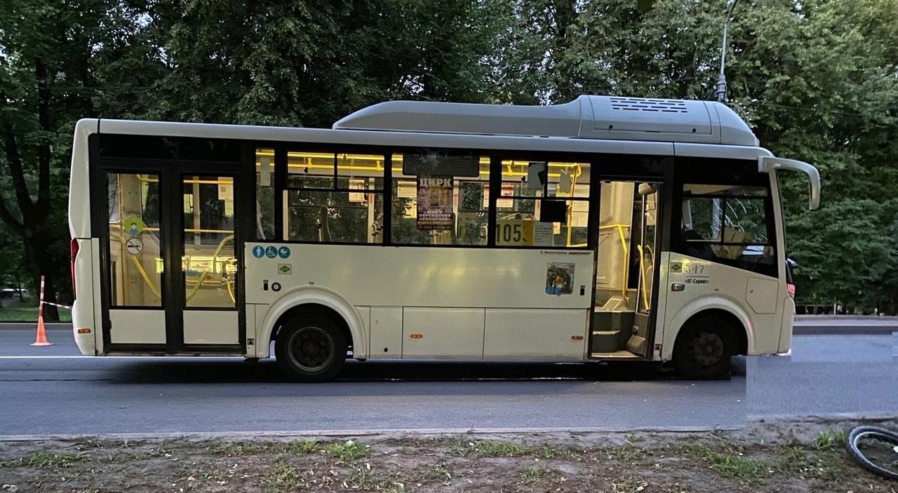 В Великом Новгороде после столкновения с автобусом погиб велосипедист