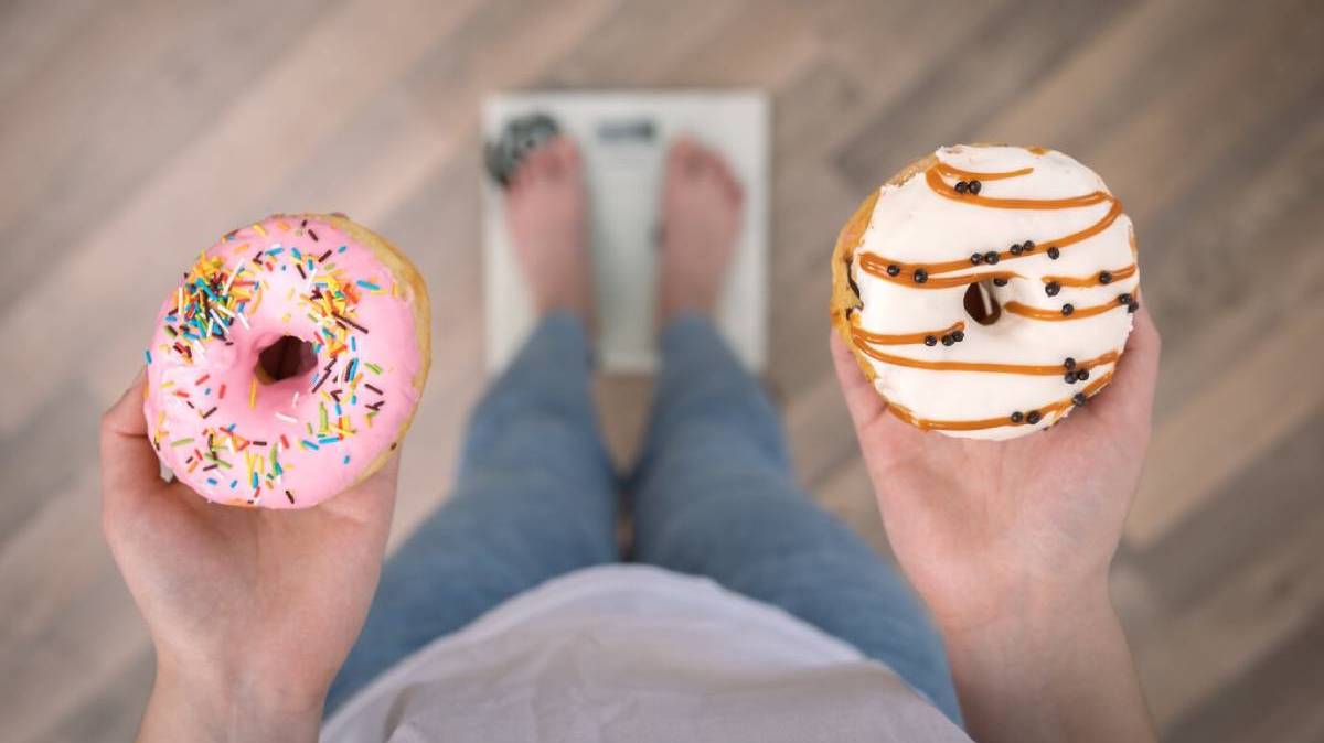 Злоупотребление сладостями и мучным - это не только лишний вес, но и приводит к диабету
