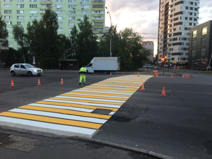 В Иванове наносят разметку на улице Лежневской