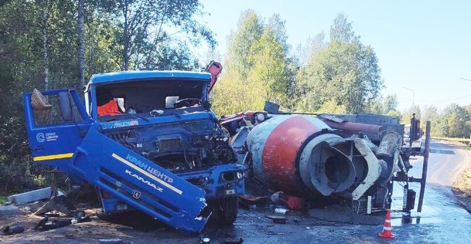 В Валдайском районе погиб водитель автобетономешалки