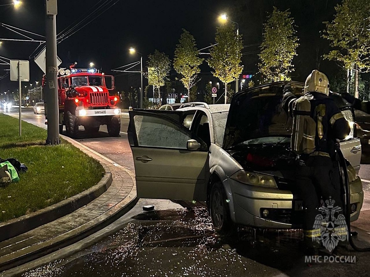 На Лежнесвкой в Иванове во время движения вспыхнула иномарка