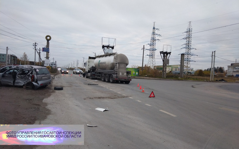 В Иванове после ДТП с большегрузом водителя иномарки госпитализировали с травмами