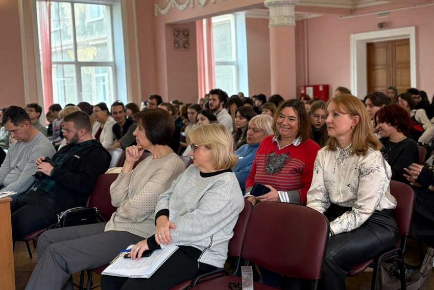 «Новое передвижничество»: выдающиеся мэтры провели на Дону творческие мастерские