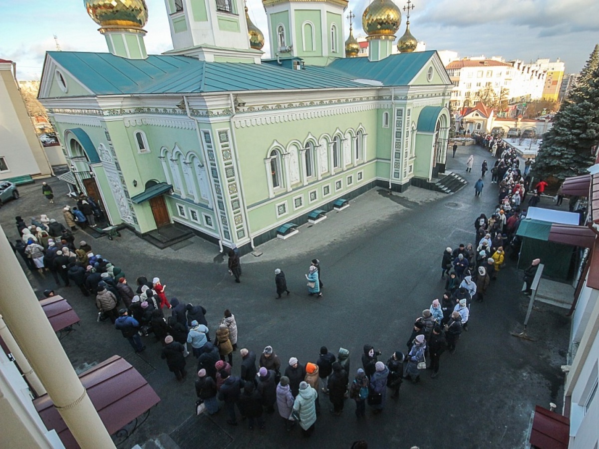 приложились к Николаю Угоднику