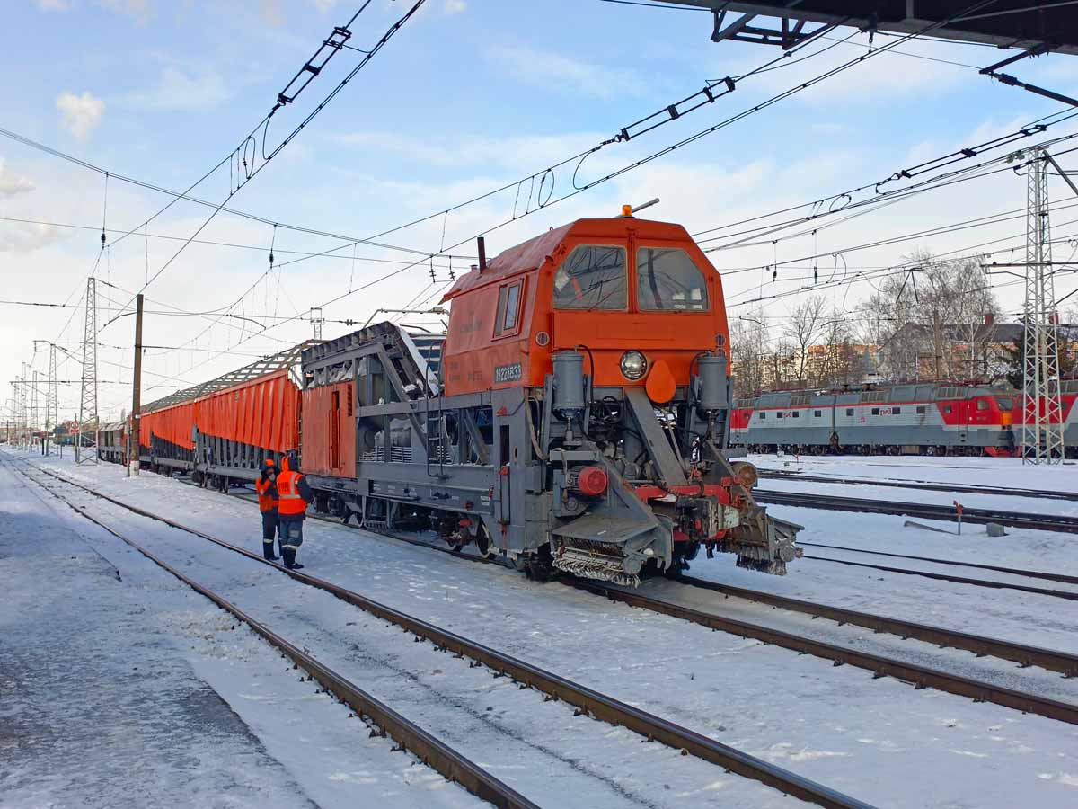 В Орловской области на железной дороге к зиме подготовлено 8 единиц снегоуборочной техники