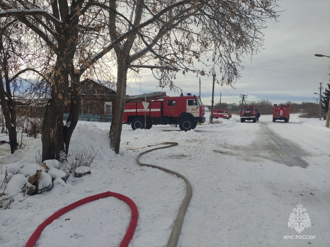 под Челябинском чуть не сгорели женщина и ребенок