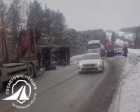 авария с прицепом фуры и легковым Рено