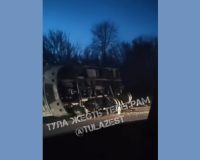 В Тульской области от удара с легковушкой грузовик упал на обочину