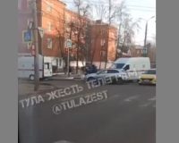 В Туле скорая с пациенткой врезалась на перекрестке в легковушку