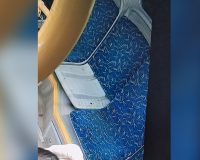 Задержали подростка, сломавшего кресло в автобусе.