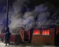 В Рязанской области на пожаре погибла пенсионерка, а пятилетний внук искал помощь