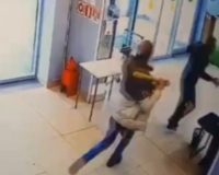 вор избил охранника магазина
