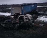 При столкновении машины «Тойота Камри» и грузовика погибли водитель и трое пассажиров легковушки
