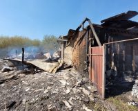 Пожар в Рязанской области в деревне Ворище унёс жизнь 59-летней женщины: огонь уничтожил дом и хозпостройку
