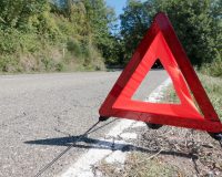 Ночная поездка закончилась аварией: 15-летняя рязанка без прав села за руль Hyundai и врезалась в дорожный знак